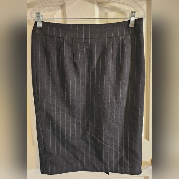 New York and Company A-Line Classic Pinstripe Black/White Office Skirt Size 6 - Picture 1 of 9